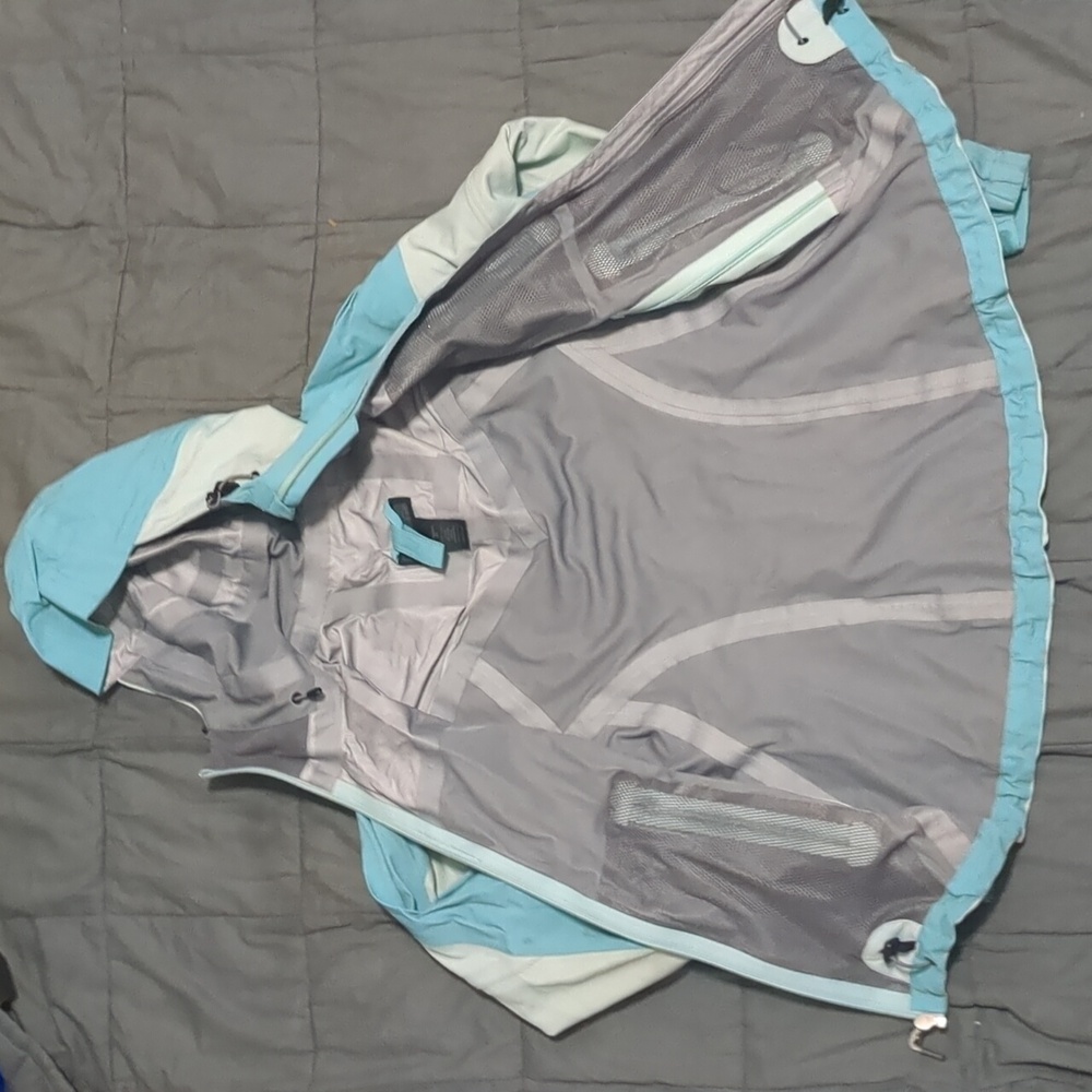 REI rainjacket - Picture 2 of 4